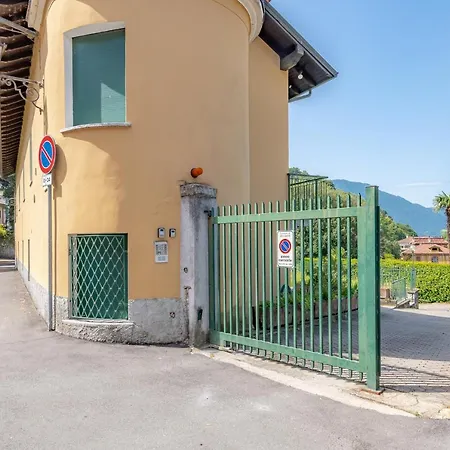 Swan By Wonderful Italy Bellagio