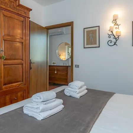 Swan By Wonderful Italy