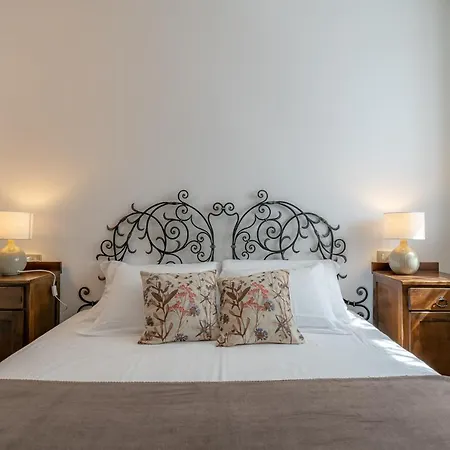 Swan By Wonderful Italy